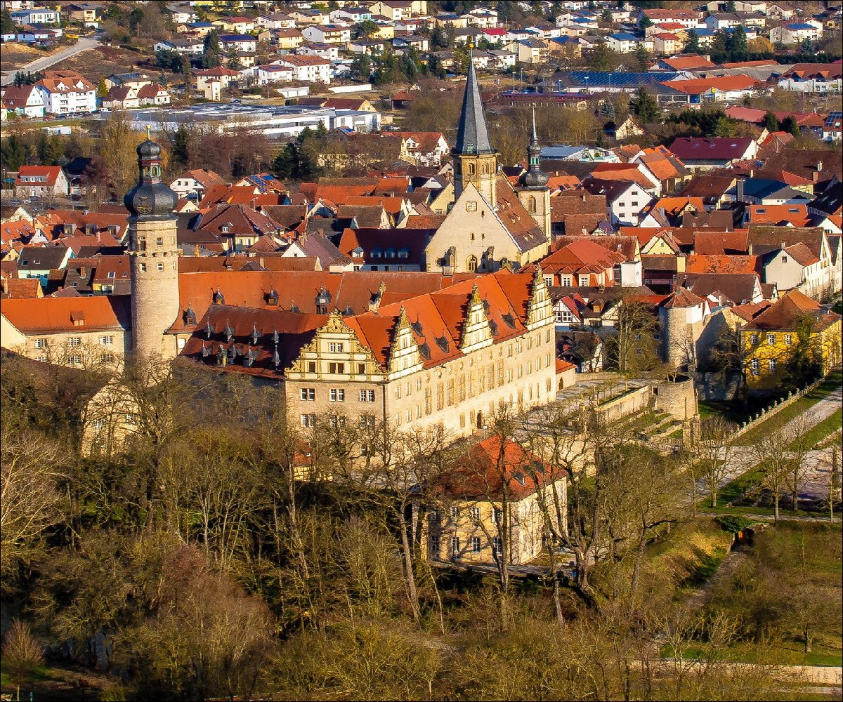 Blick auf Weikersheim und das Schloss