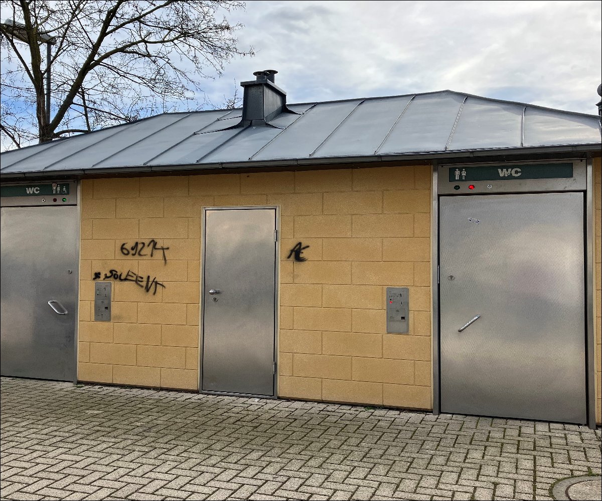 Schwetzingen Öffentliche Toilette Alter Messplatz