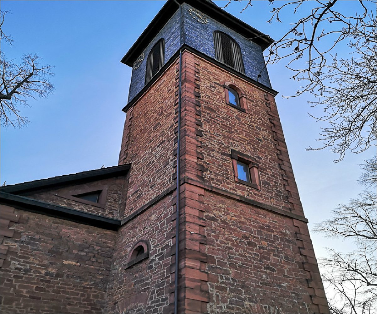 Der Kirchenturm in Birkenfeld