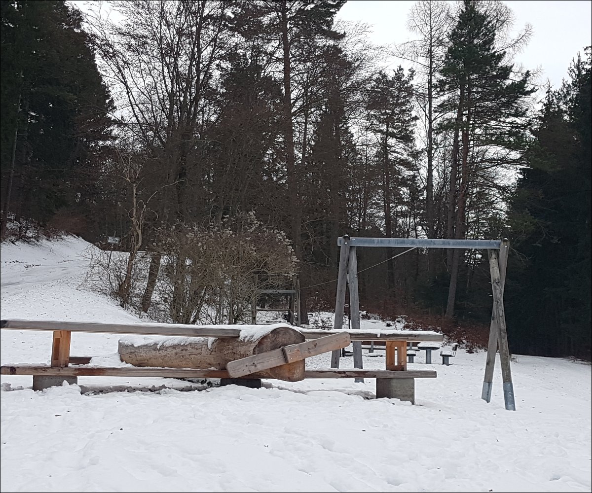 Waldspielplatz Katzendarm im Winter