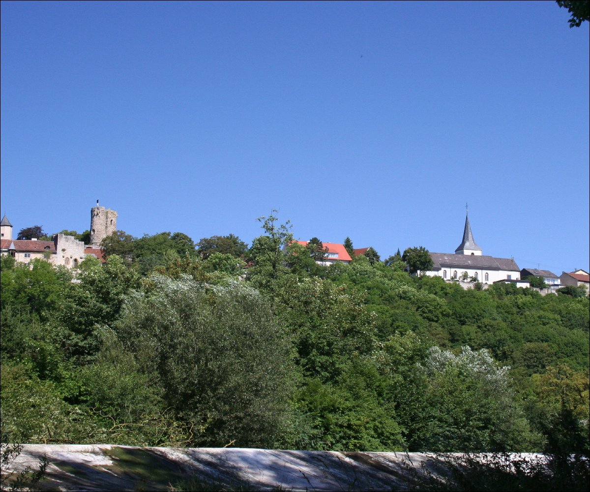 Burg Krautheim und Stadt