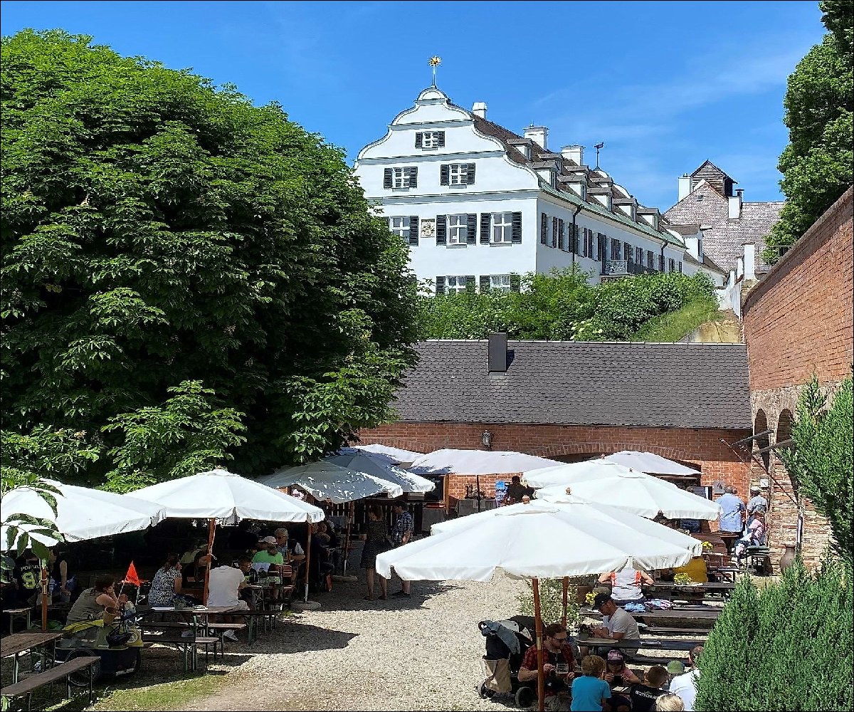 Schloss Scherneck Biergarten