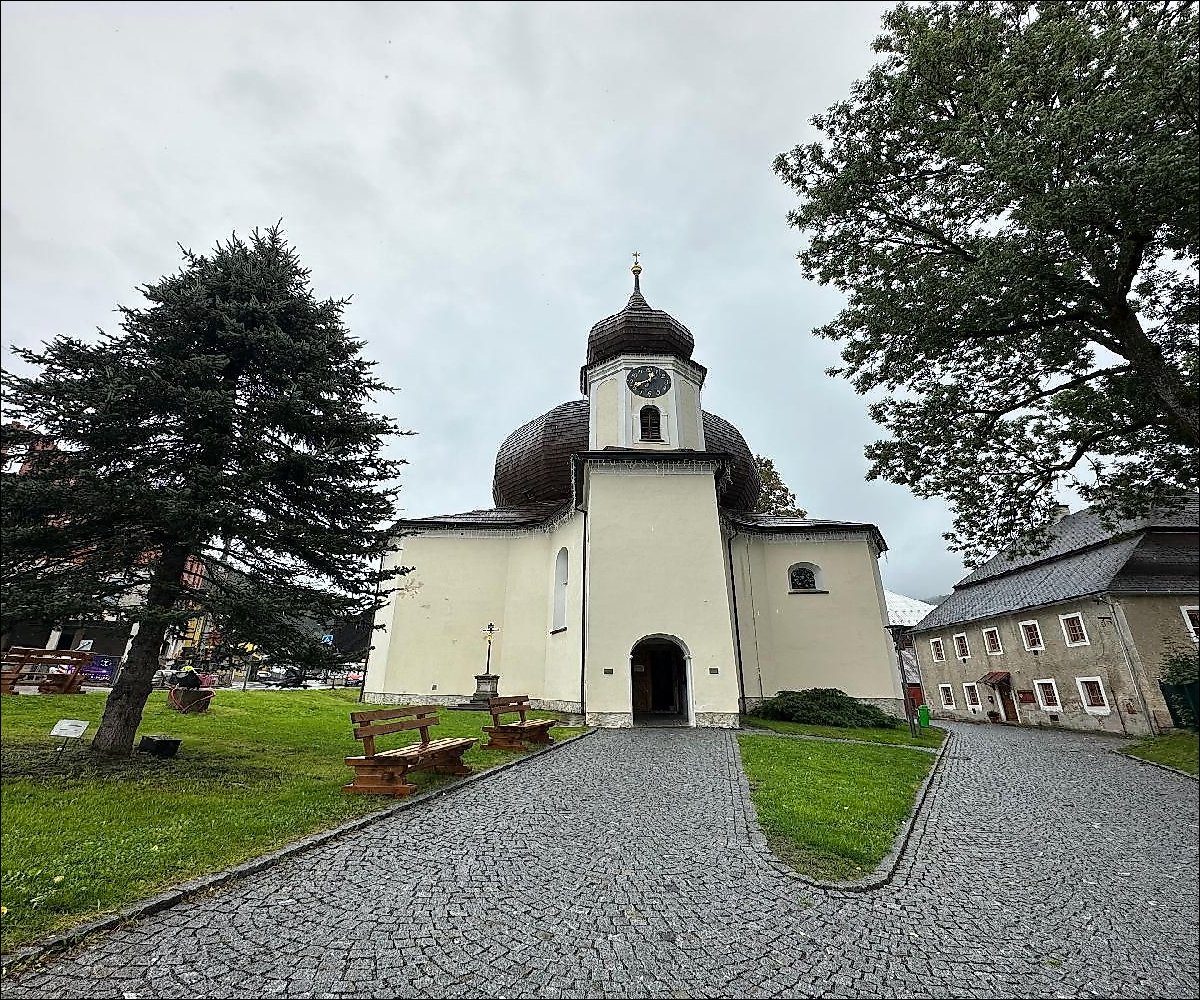 Pfarrkirche Mariä Hilf vom Stern