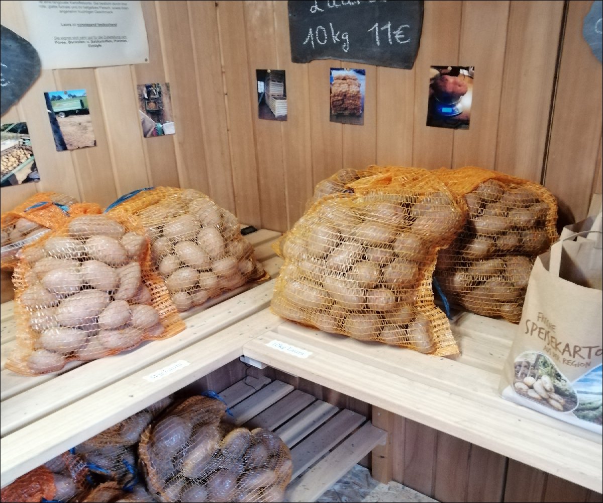 Kartoffelangebot im Kartoffelheisje in Oberlinxweiler
