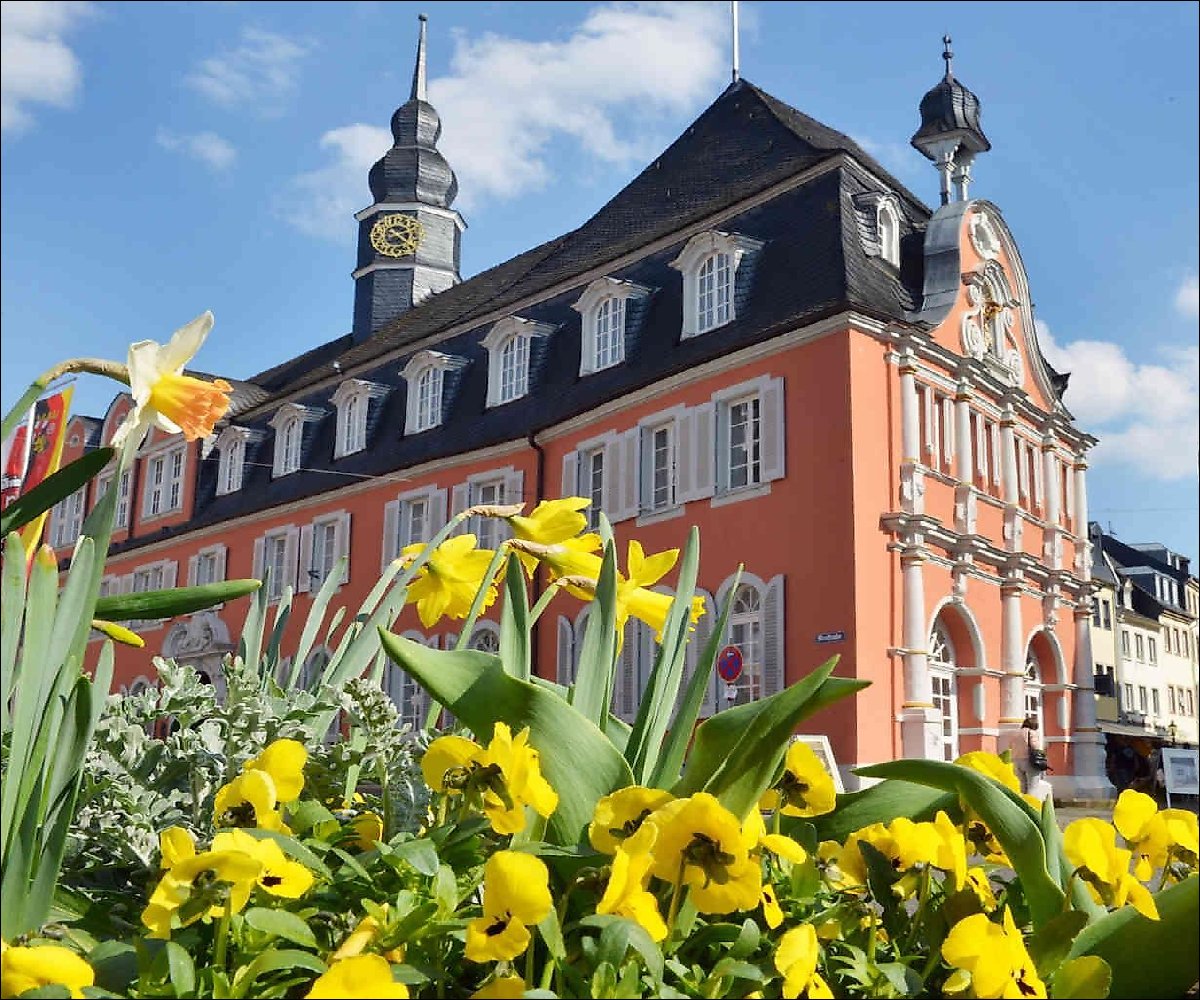 Altes Rathaus im Frühling