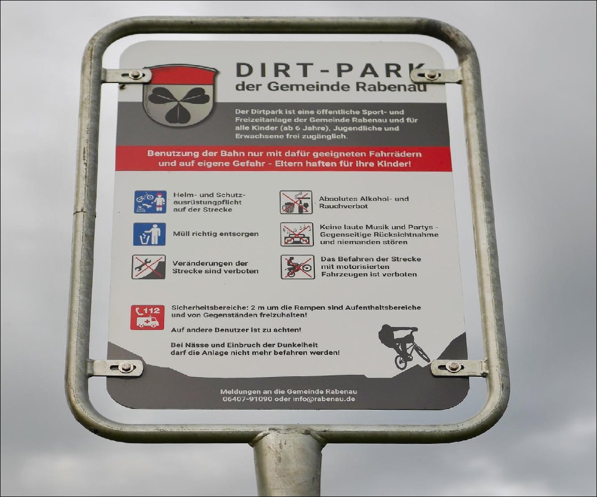 Hinweisschild Dirt-Park Londorf