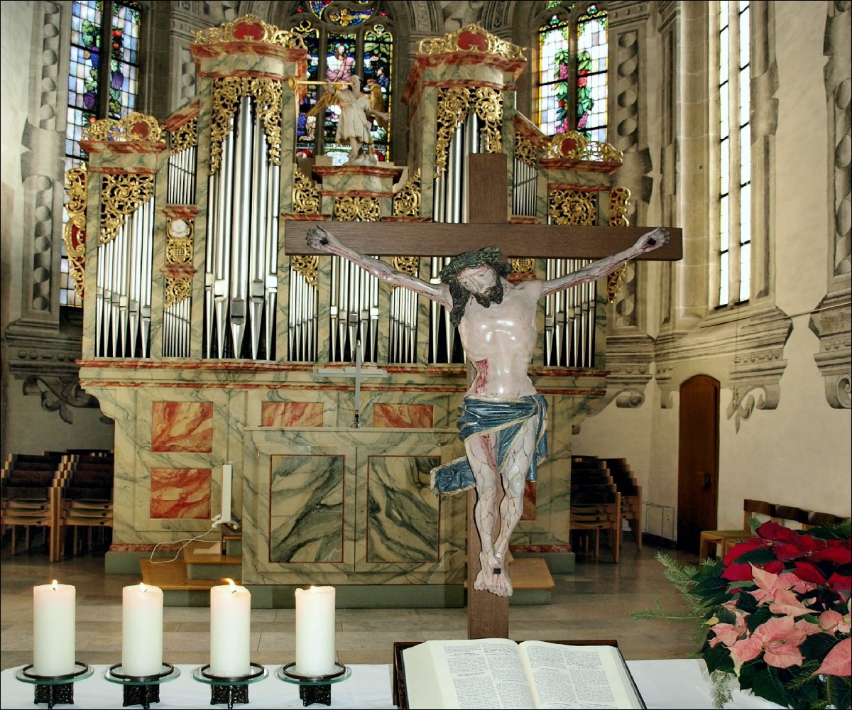 Altarraum der Peter-und-Paulskirche mit Weimar Orgel