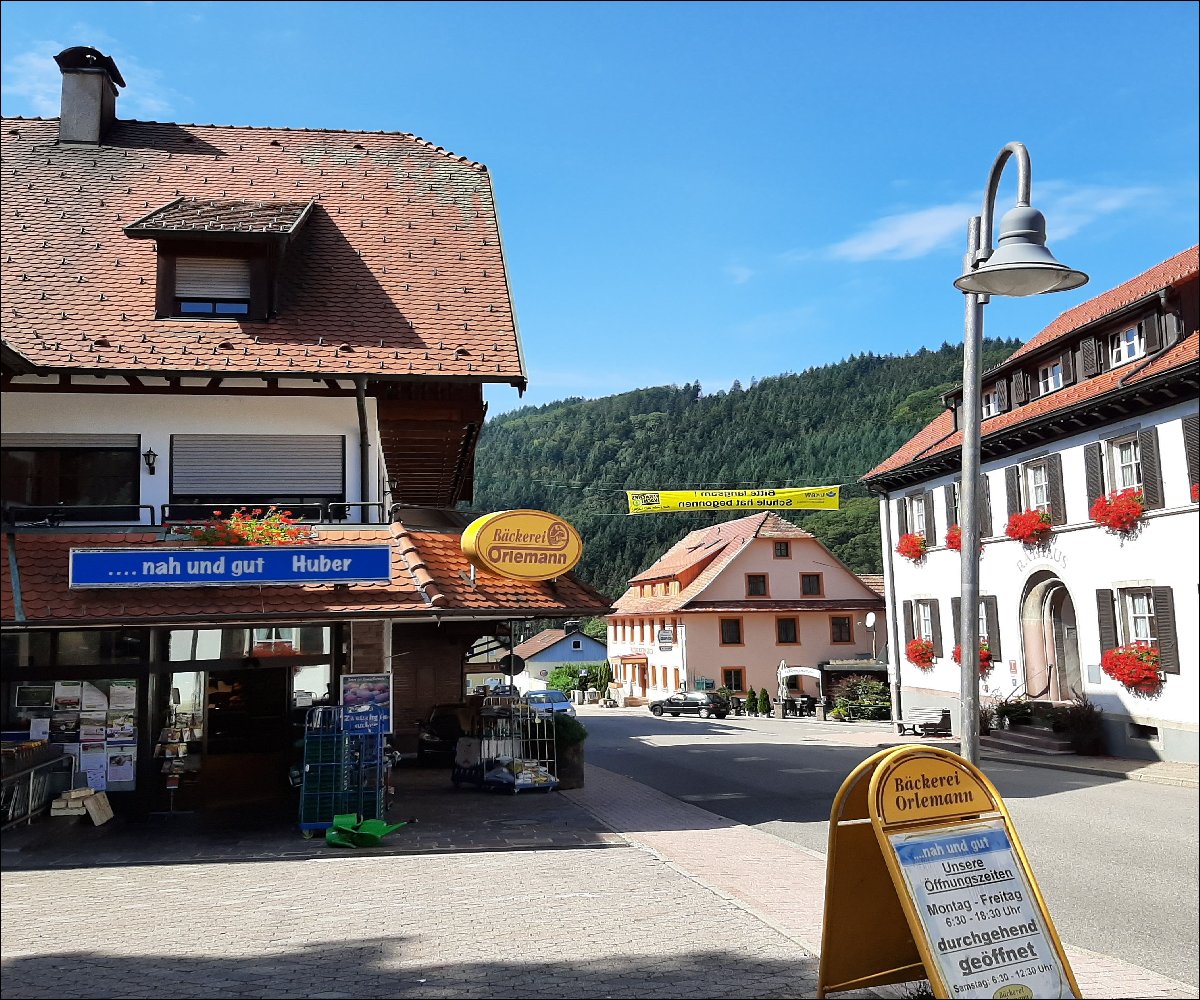 Einkaufsmöglichkeiten in Seebach copyright Tourist-Info. Seebach