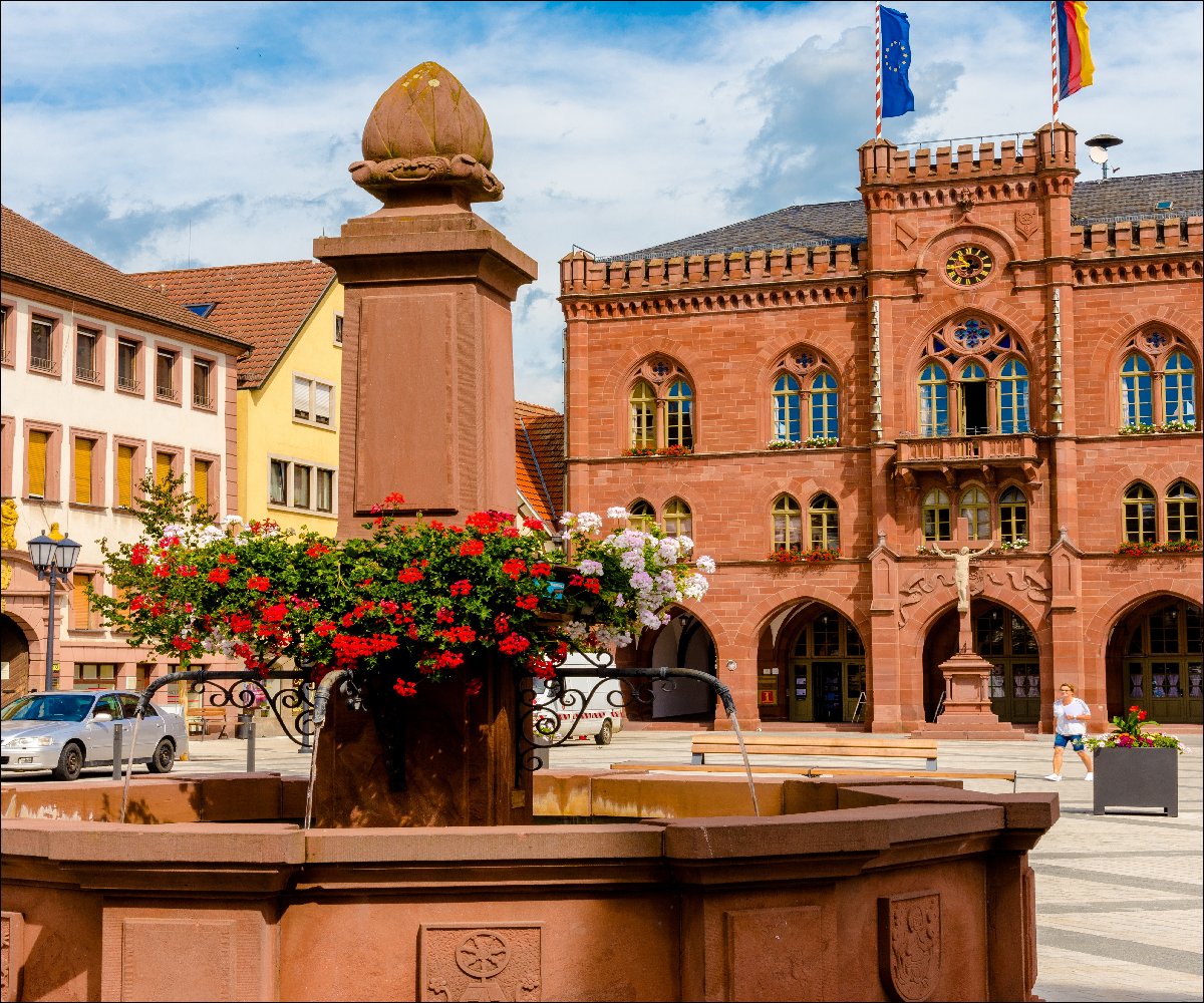 Rathaus Tauberbischofsheim mit Tourist-Information